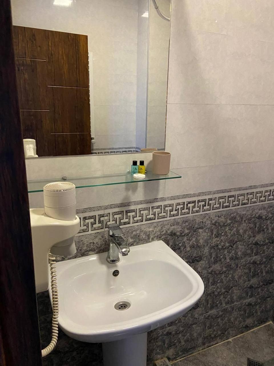 Hotel "Tbilisi Tales" In The Heart Of The Old City エクステリア 写真
