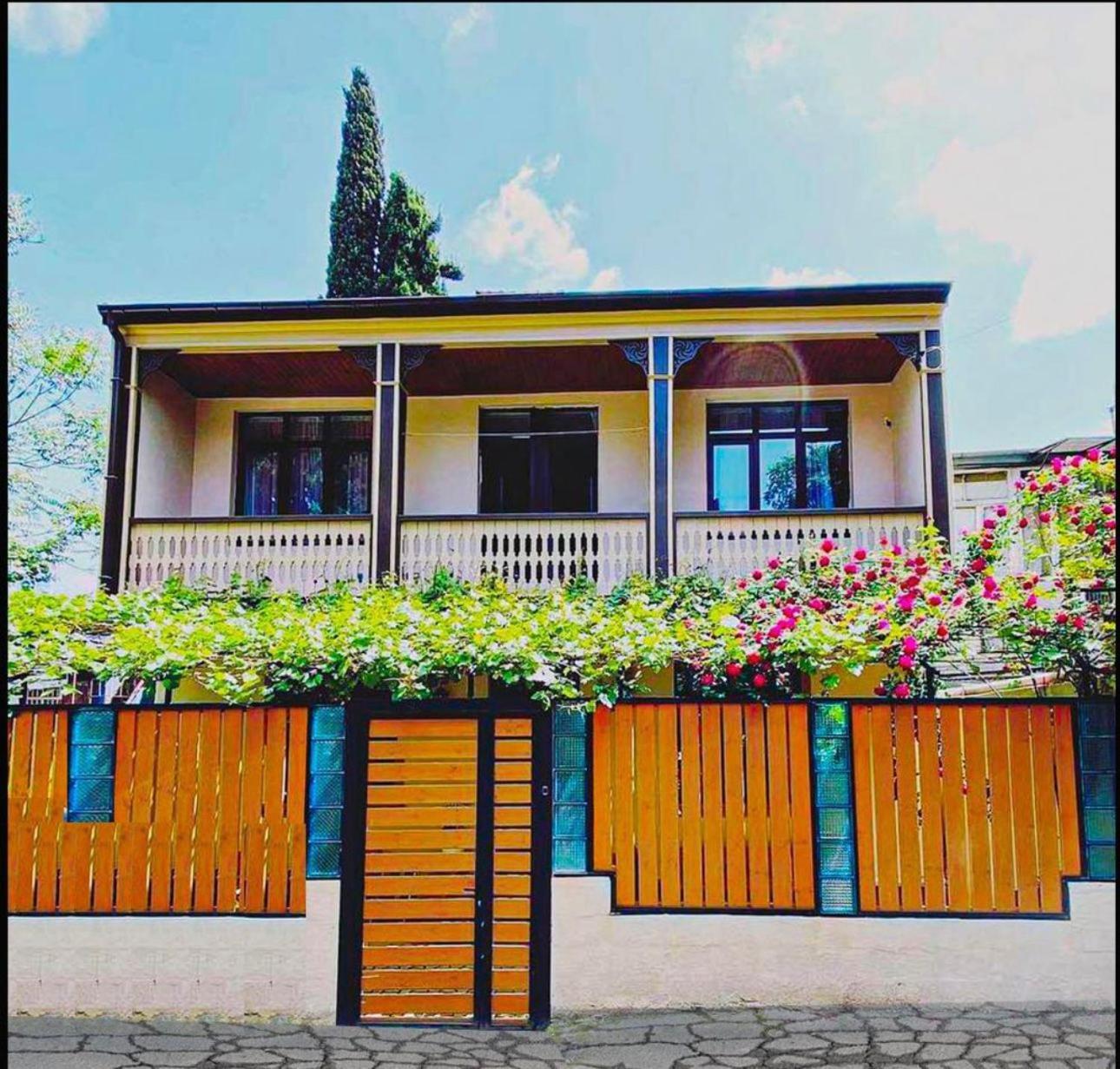 Hotel "Tbilisi Tales" In The Heart Of The Old City エクステリア 写真